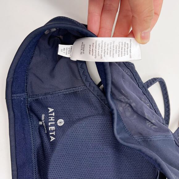 Athleta Navy Blue Strappy Back Sports Bra Small S Scoop Neck Removable Cups - Picture 9 of 9